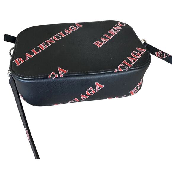 Balenciaga Camera Bag - Picture 4 of 5